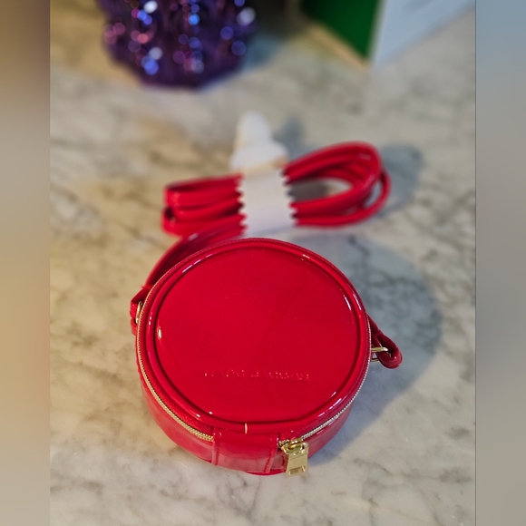 Marc Jacobs Mini Patent Sling Bag with Long Strap 4" Zip around closure - Picture 5 of 12